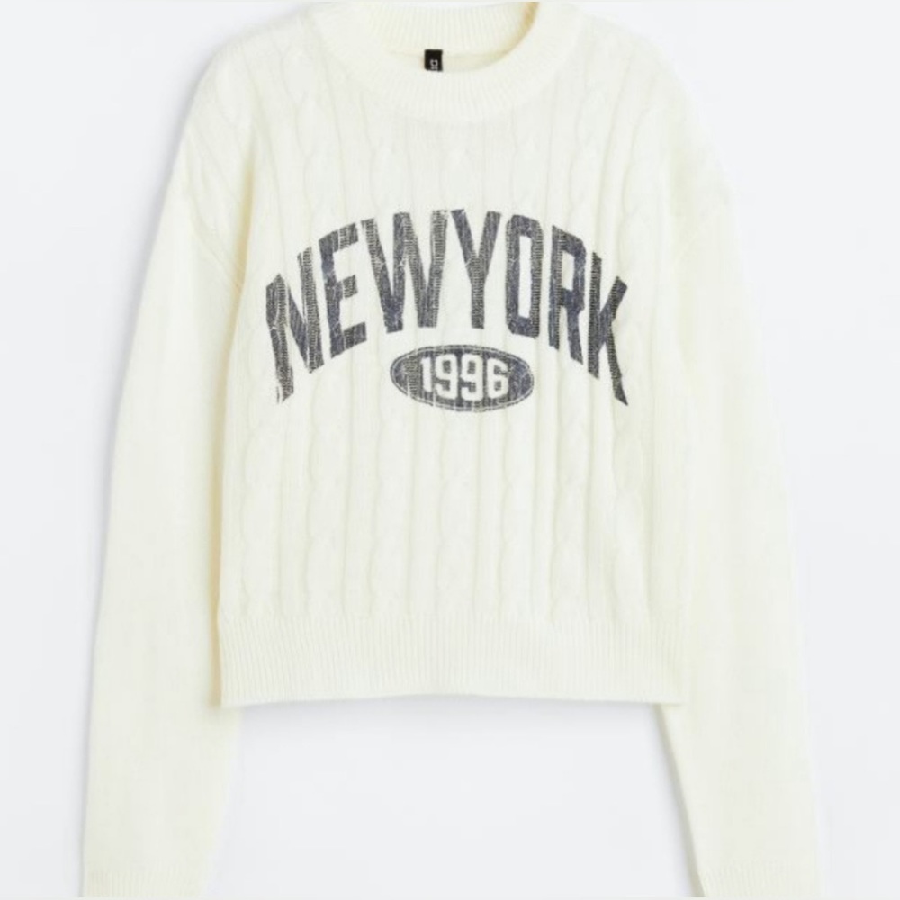H and M New York Cable Knit Vneck